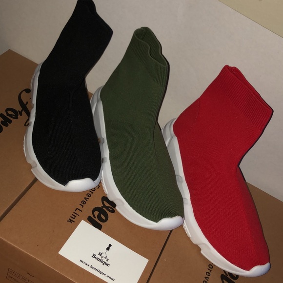 Black Flyknit Sneakers | MAKE A OFFER - Picture 5 of 7